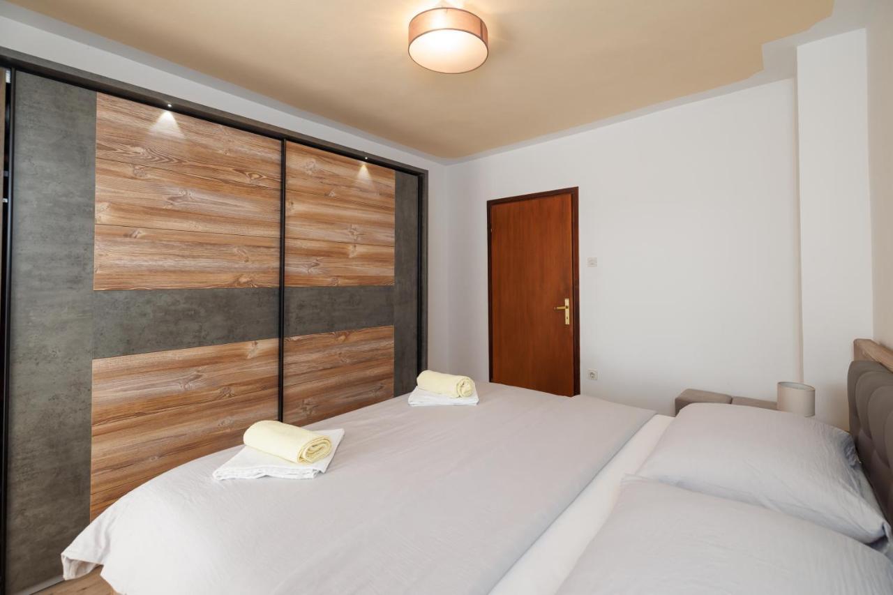Spacious And Modern App With Big Terrace Malinska Dış mekan fotoğraf