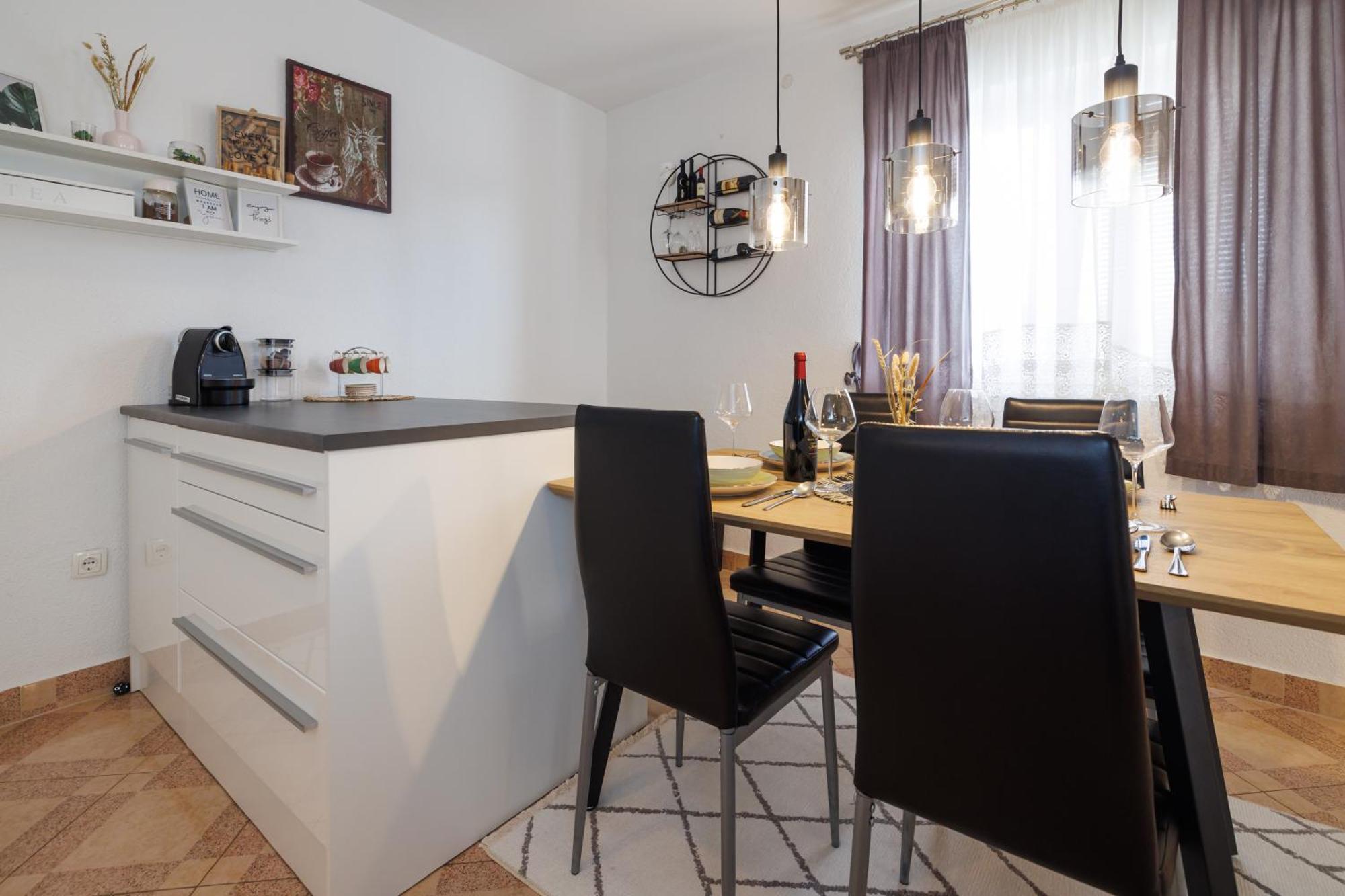 Spacious And Modern App With Big Terrace Malinska Dış mekan fotoğraf