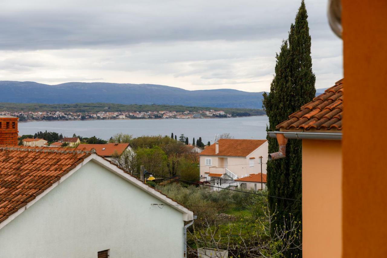 Spacious And Modern App With Big Terrace Malinska Dış mekan fotoğraf