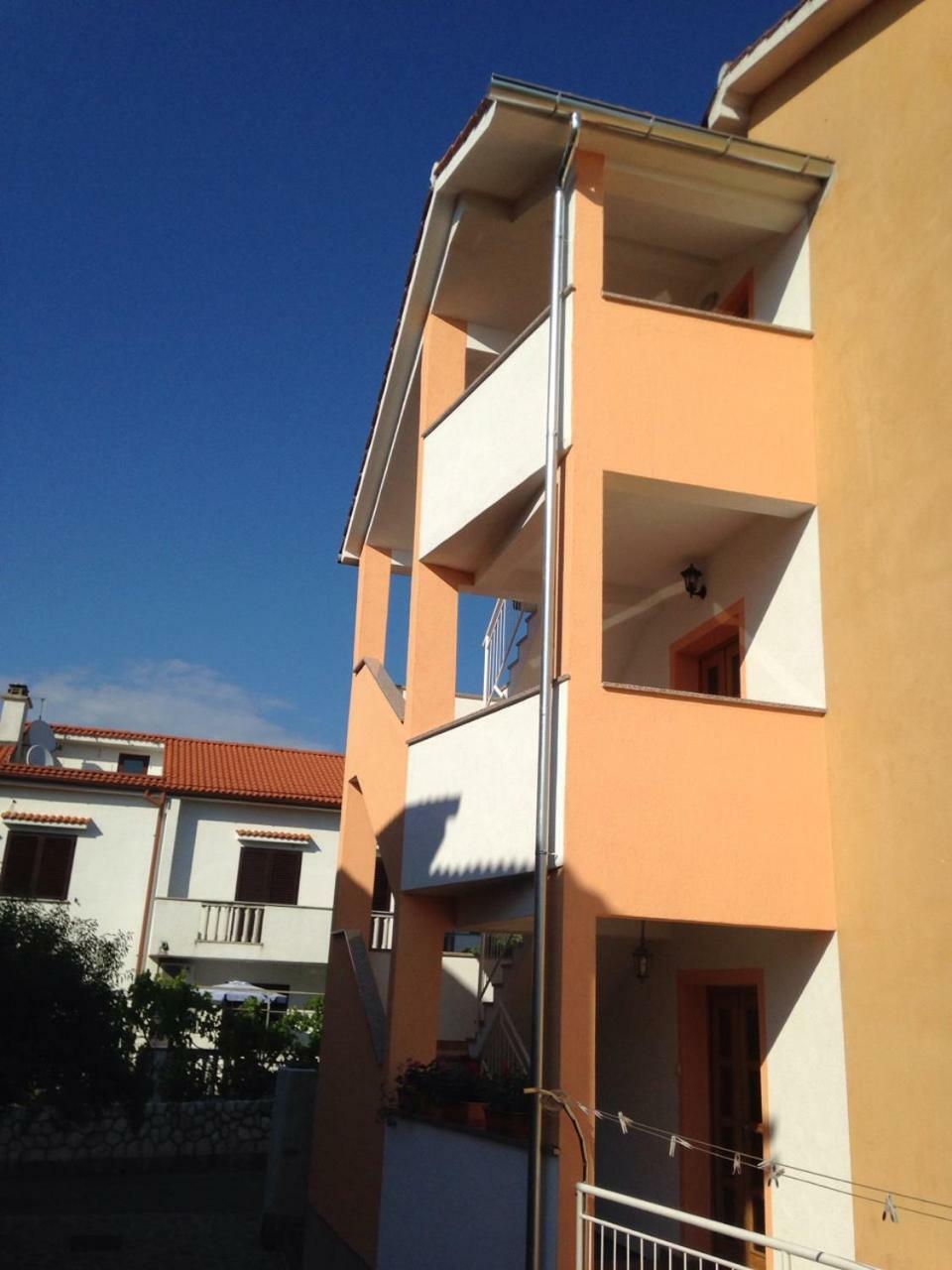 Spacious And Modern App With Big Terrace Malinska Dış mekan fotoğraf